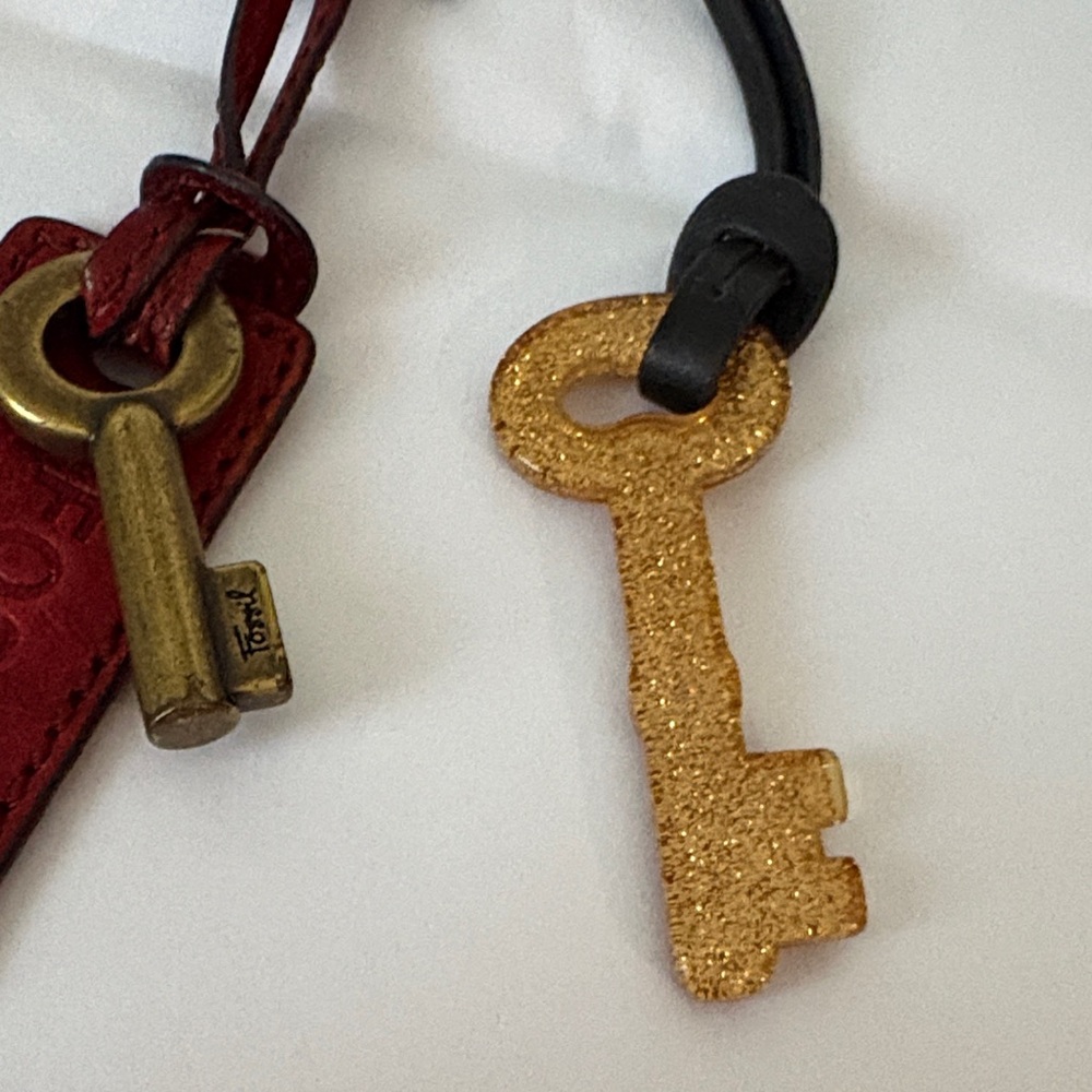 Lot of fossil fobs Brown and Red Leather Keychains with Gold Key Preowned - Picture 4 of 6